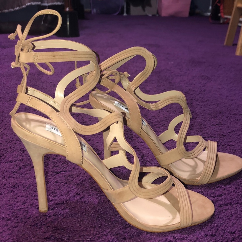 Steve Madden tie-up “Ava” heels